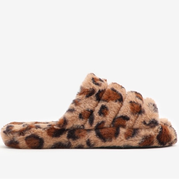 Shoes - Puff fluffy slippers. NWT.